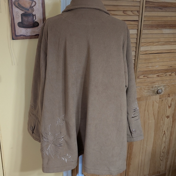 SUSAN GRAVER Women's Tan Embroidered Fleece Coat 2X - Picture 6 of 9